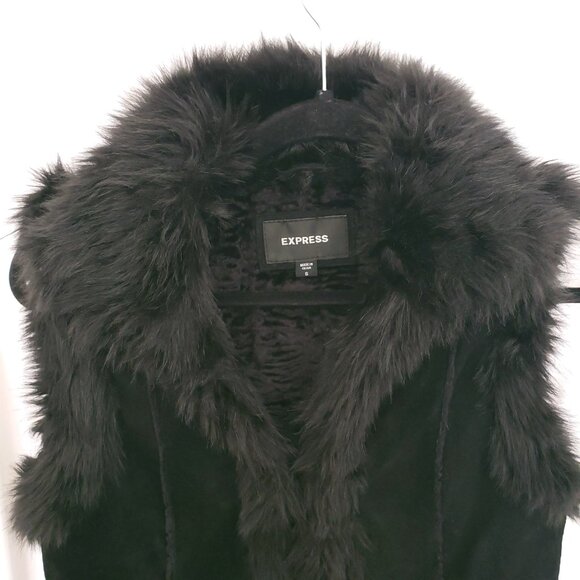 Express Black Leather and Faux Fur Sleeveless Collar Stylish Vest Size Small - Picture 6 of 16